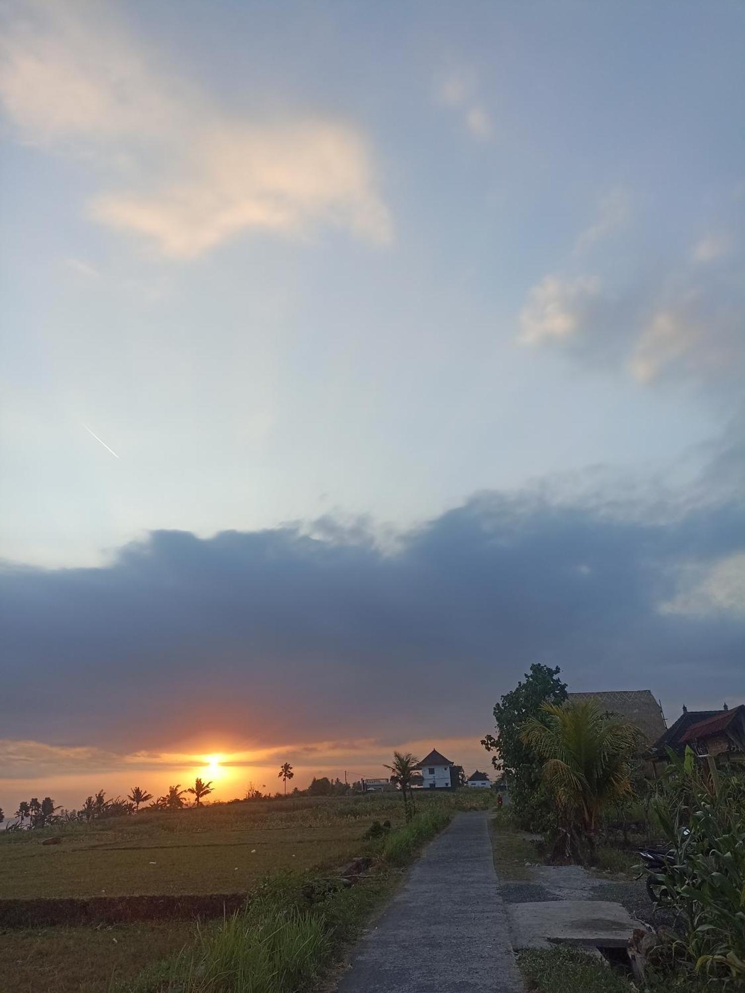 JembranaAyolah Surf House &Surf Camp公寓 外观 照片
